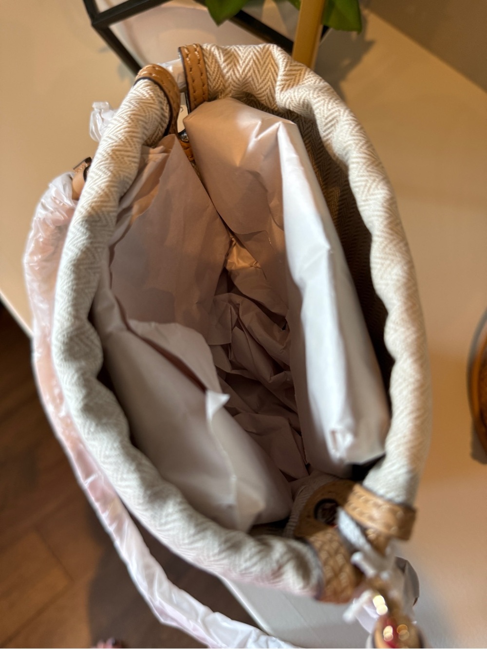 Tory Burch Bucket Bag in Honeycomb ! New with tags , no longer in stores - Picture 6 of 6